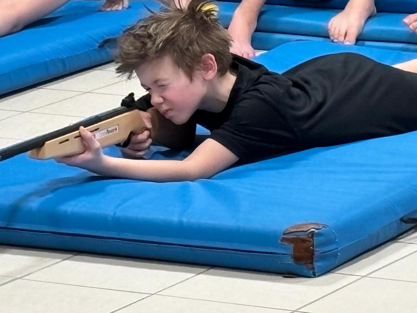 Pływacy lubią strzelać.